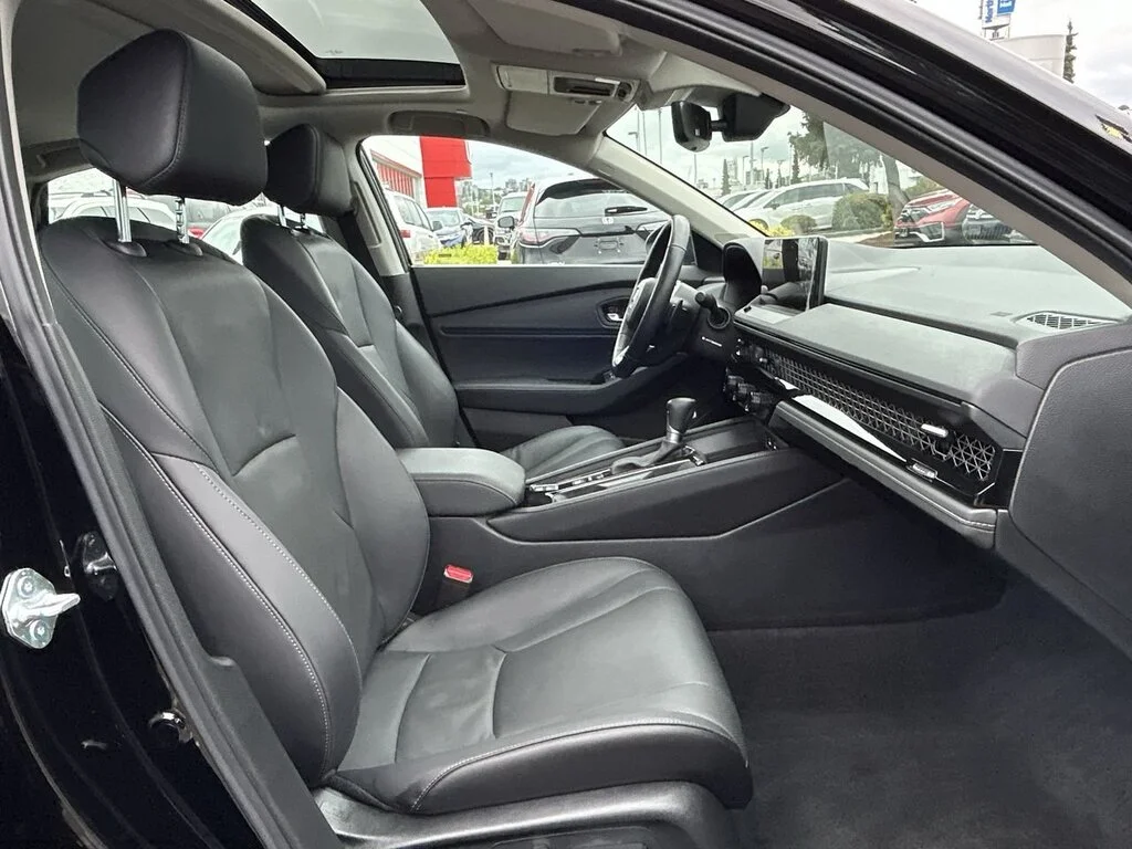 Certified Used 2025  Honda Touring eCVT Hybrid Sedan Certified Pre-Owned   No image 33