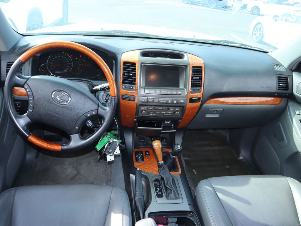 Used 2006 Titanium Metallic Lexus 470 image 7