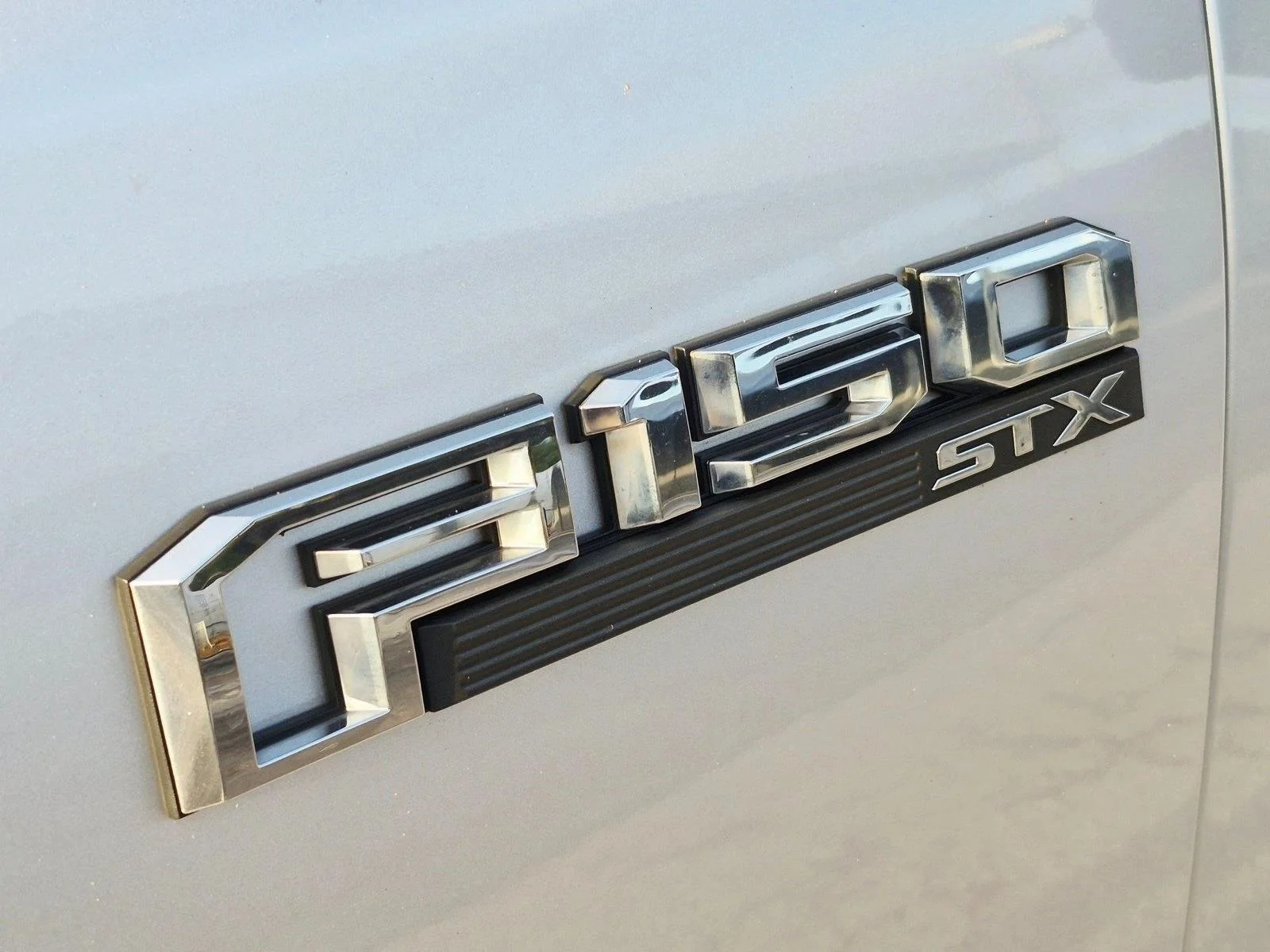 Used 2019 Ingot Silver Metallic Ford XL image 16