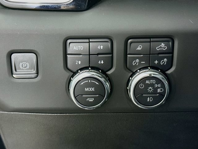 Used 2024 Onyx Black GMC Denali image 11