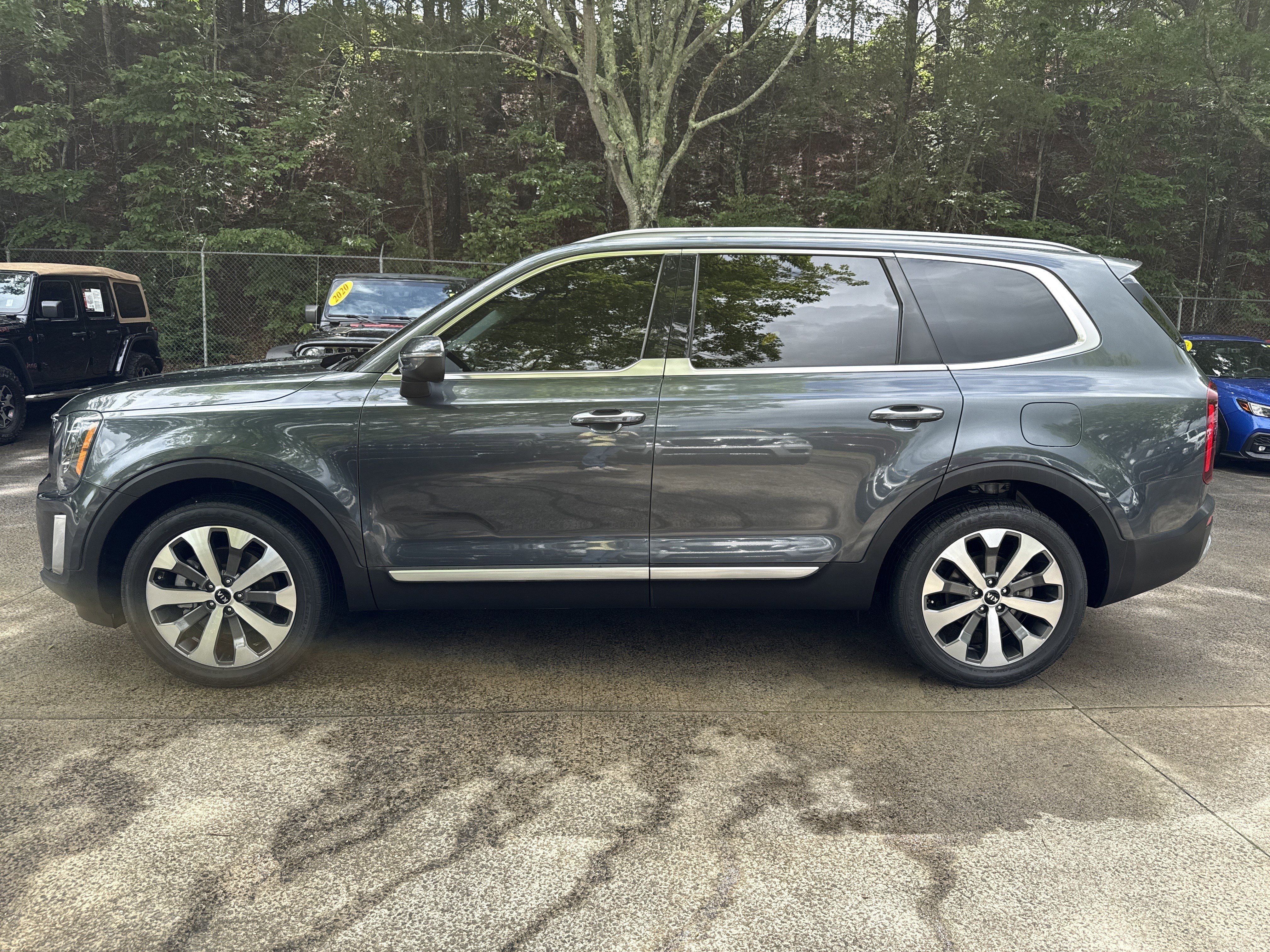 Used 2021 Gravity Grey Kia S image 4