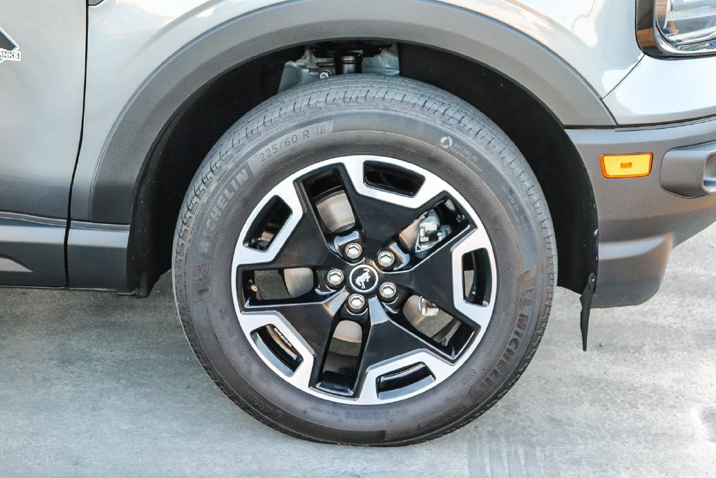 Used 2024 Gray Metallic Ford Outer Banks image 11