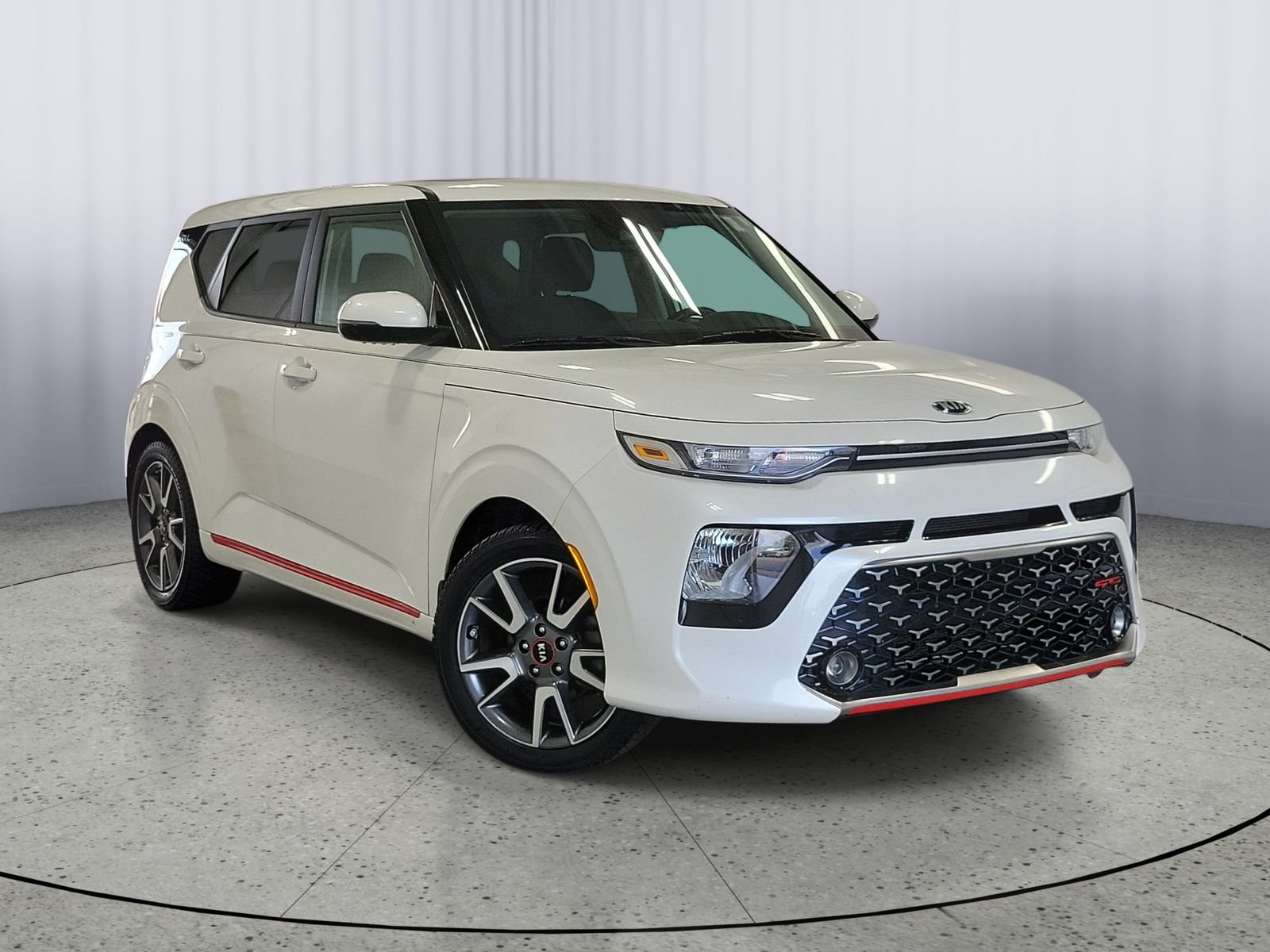 Used 2020 White Kia GT-Line image 1