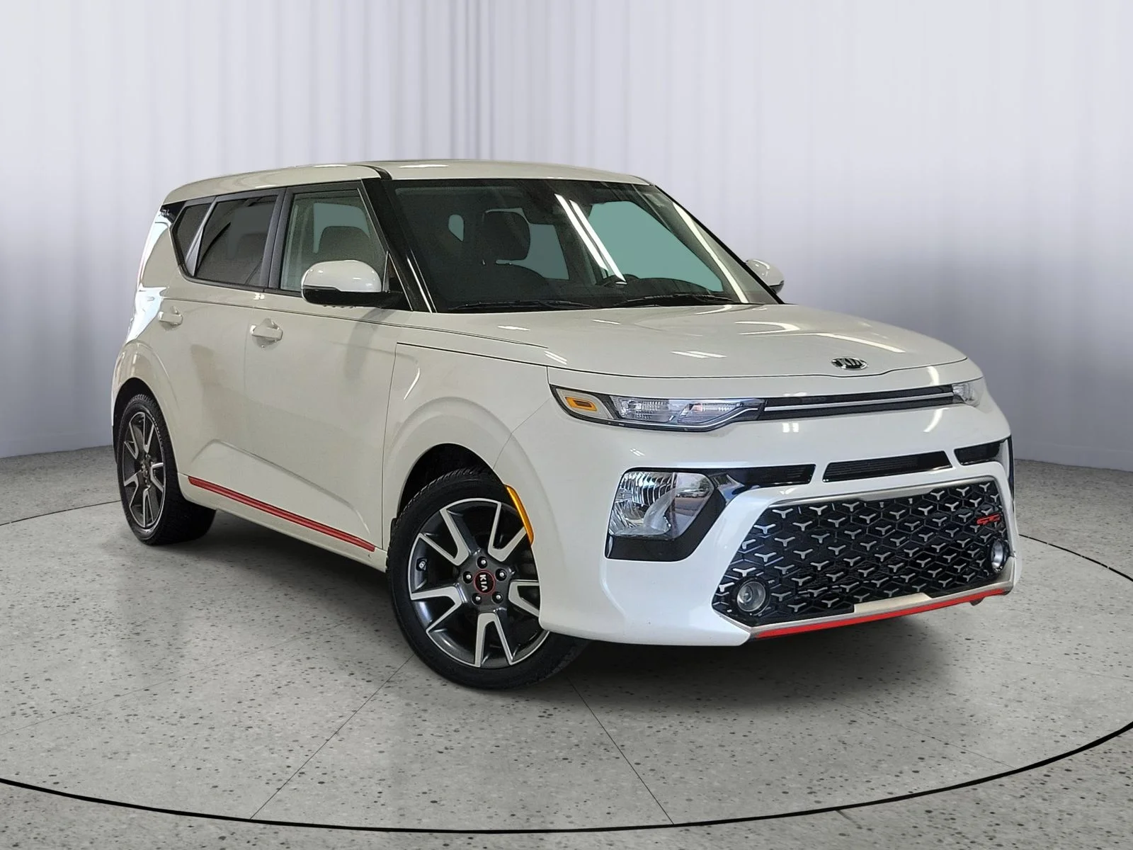 Used 2020 White Kia GT-Line image 1