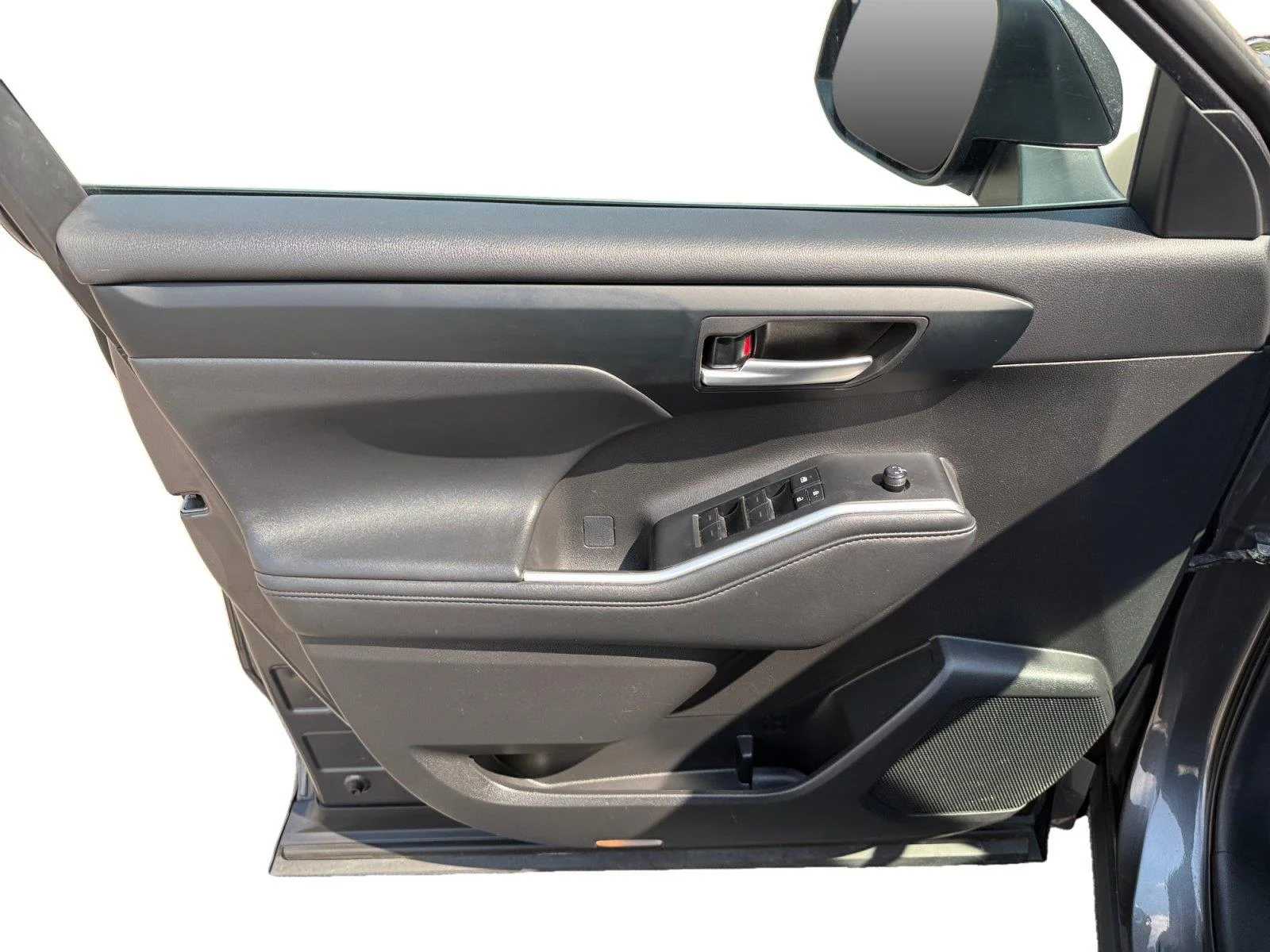 Used 2025  Toyota Platinum image 9