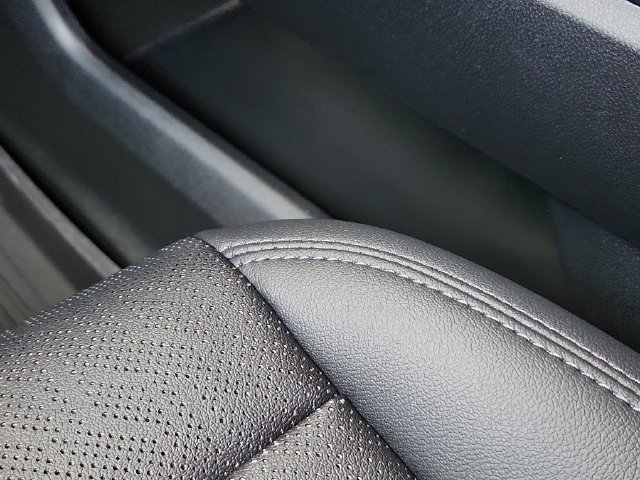 2027 Chevrolet Equinox LT - Photo 31