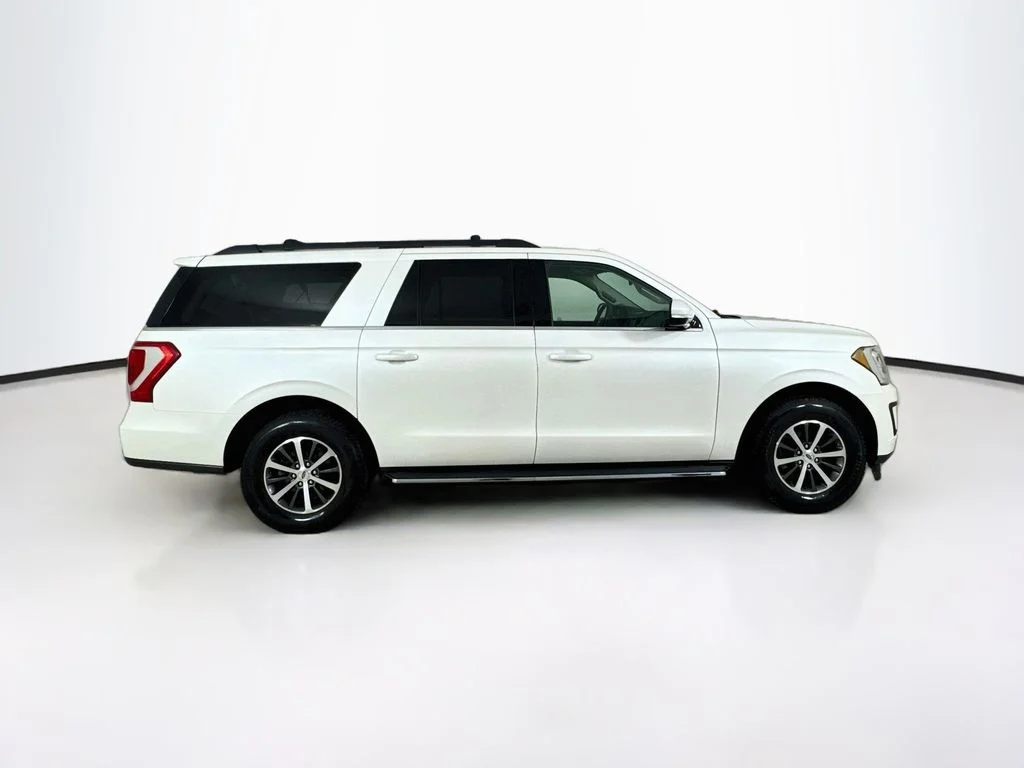 Used 2018 White Platinum Clearcoat Metallic Ford XLT image 9