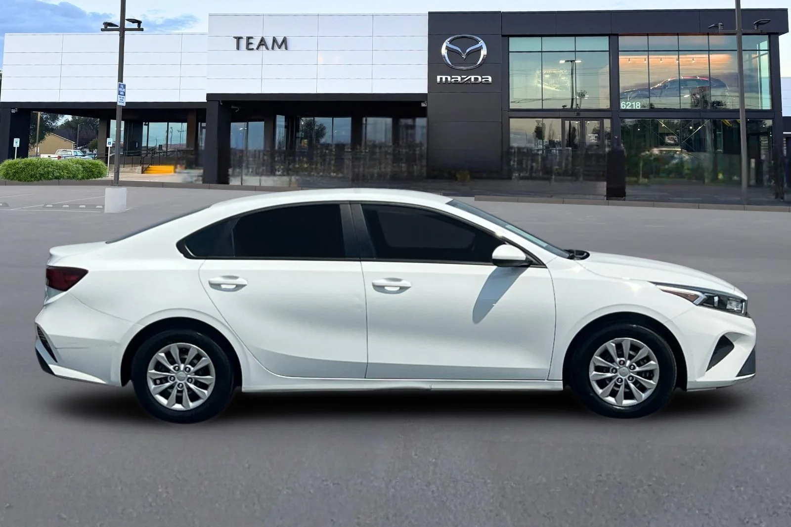 Used 2024 White Kia LX image 3