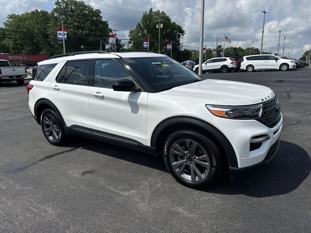 Certified Used 2023 White Metallic Ford XLT image 11