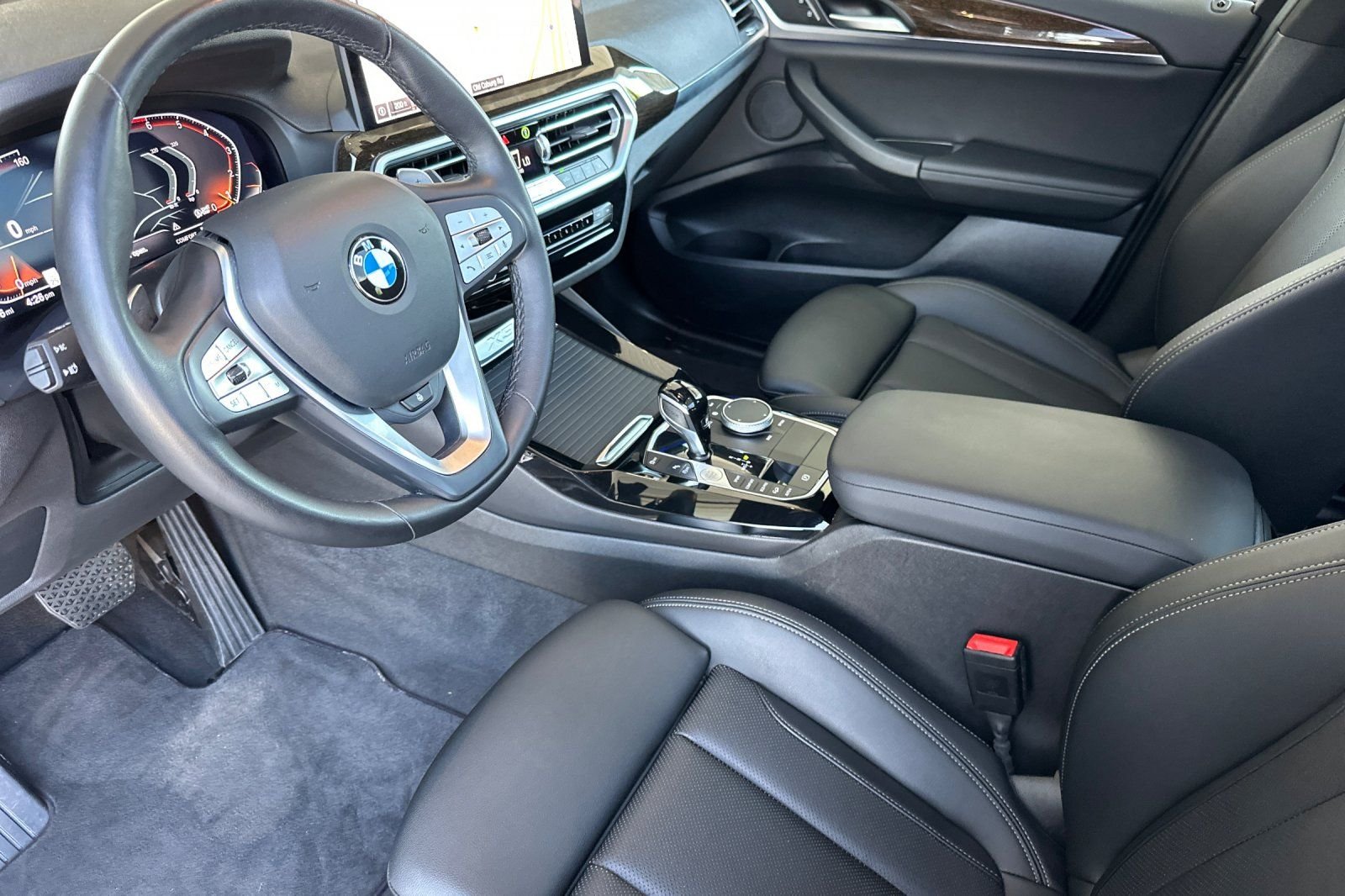 Used 2024  BMW xDrive30i image 9