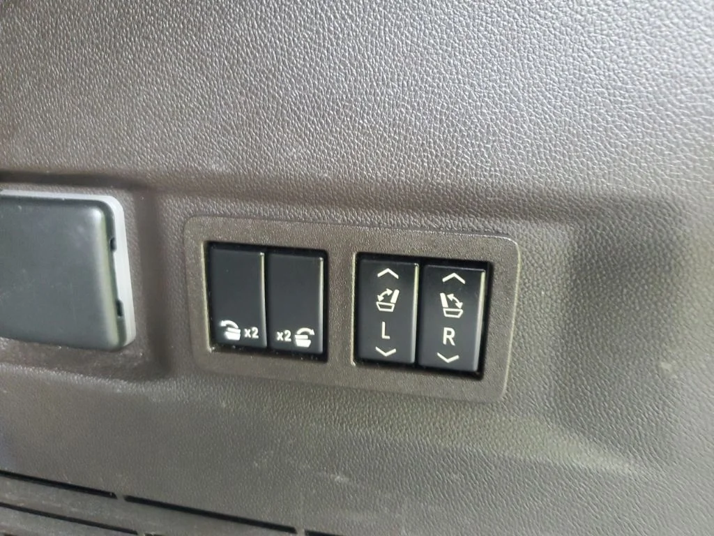Used 2022 Orange Chevrolet LT image 16