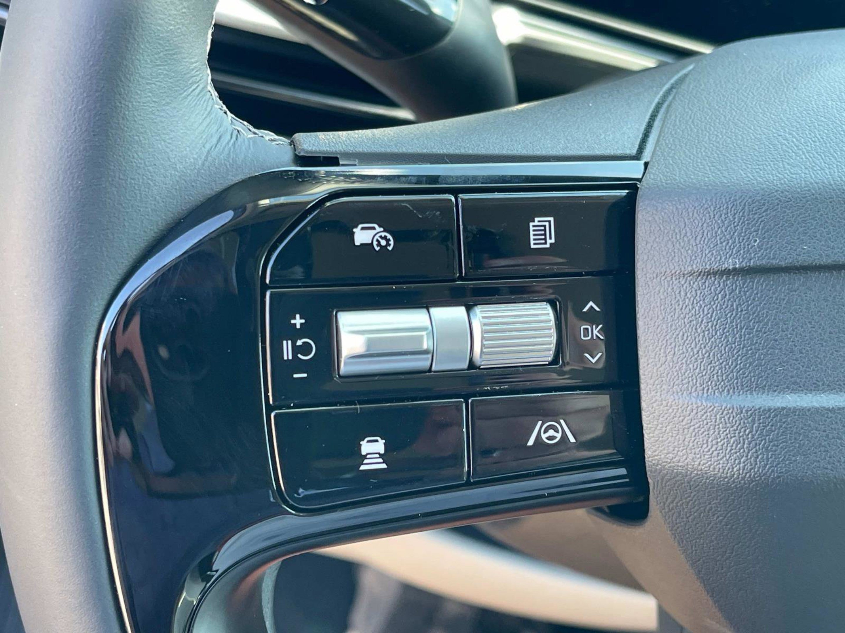 2026 Kia Sorento EX - Photo 32
