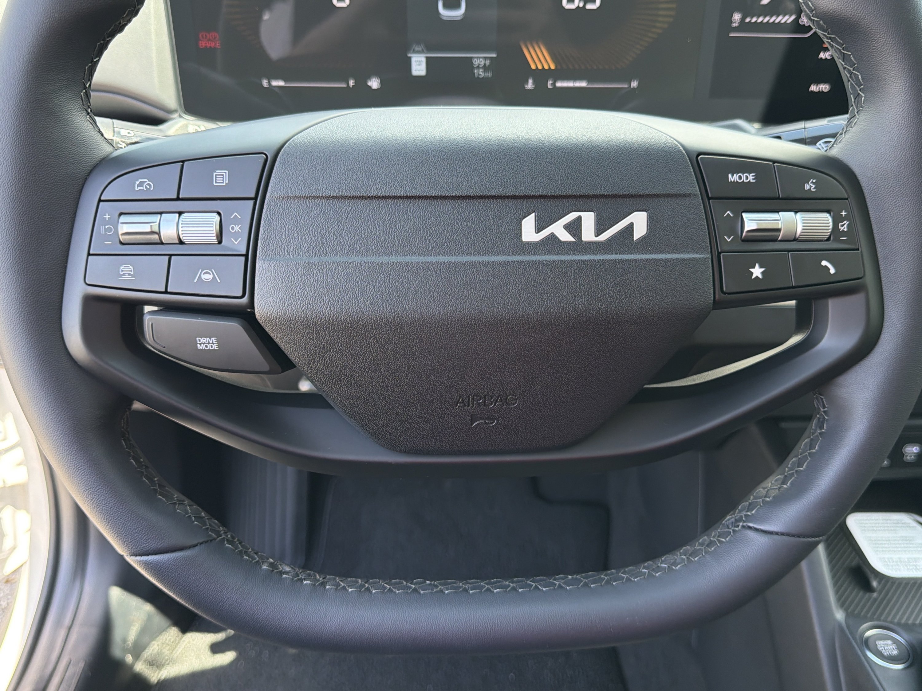 New 2026 Snow White Pearl Kia EX image 14
