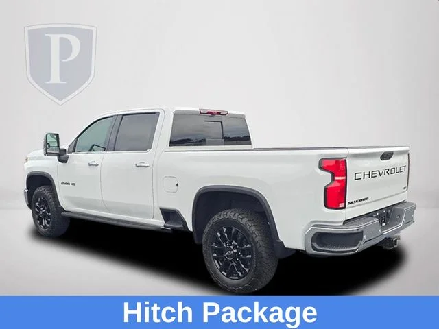 Used 2025 White Chevrolet LTZ image 9