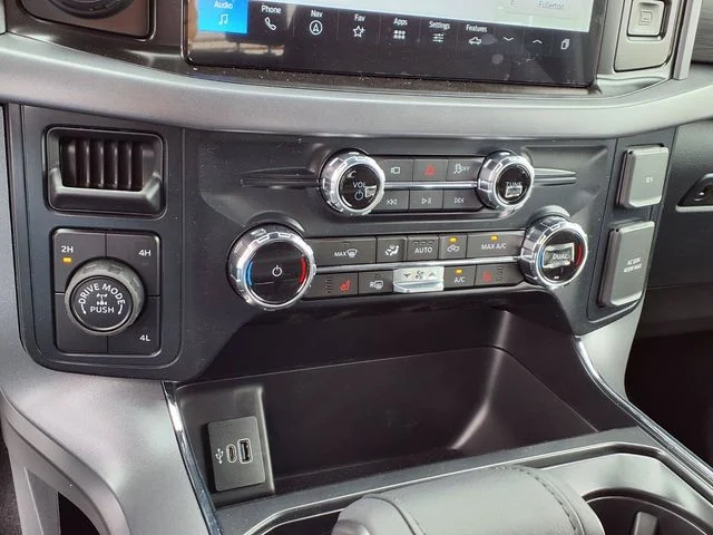 New 2026 Agate Black Metallic Ford XLT image 13