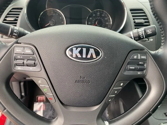 Used 2015 Red Kia EX image 13