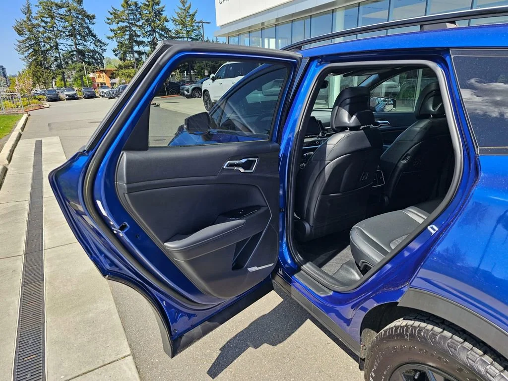 Used 2024  Kia X-Pro Prestige image 15