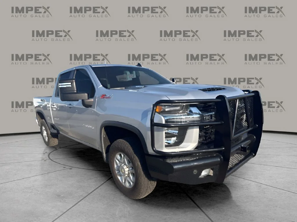 Used 2022 Silver Chevrolet LT image 7