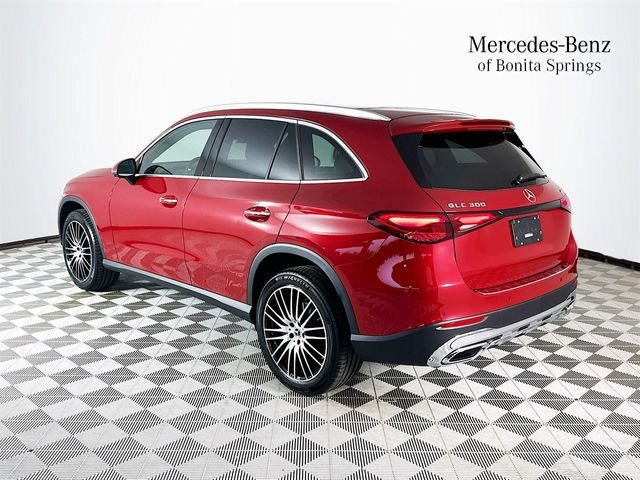 Used 2026 Red Mercedes-Benz GLC 300 image 5