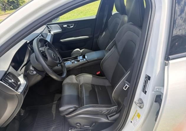 Used 2024 Crystal White Volvo Ultimate image 8
