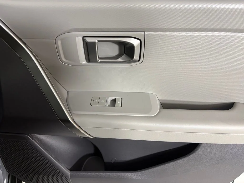 New 2027 Pale Gray Kia S image 12