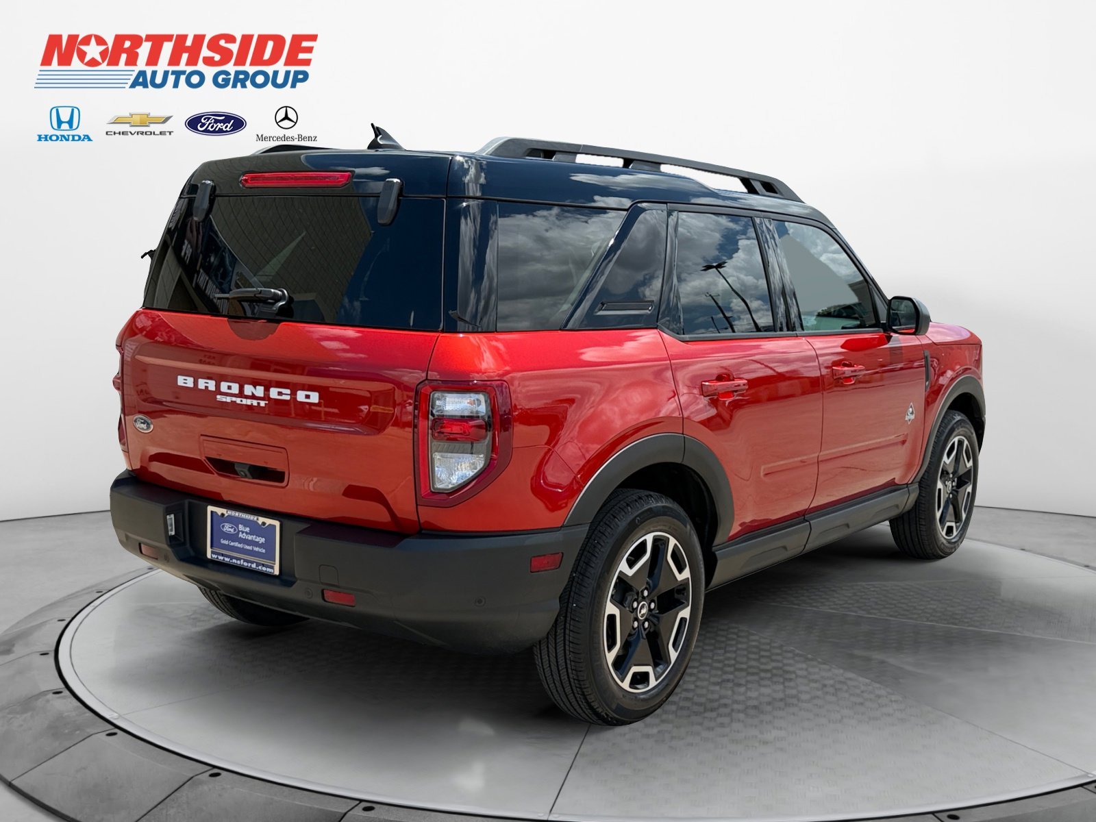 Certified Used 2024 Hot Pepper Red Metallic Tinted Clearcoat Ford Outer Banks image 7