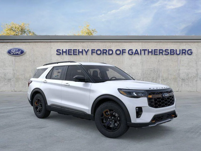 New 2026 Star White Metallic Tri-Coat Ford Tremor image 1