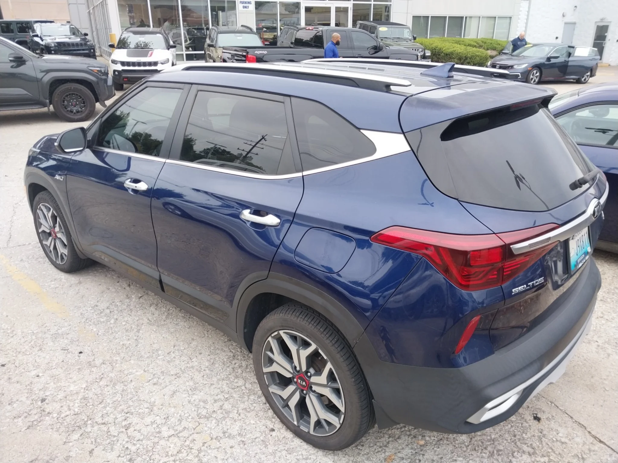 Used 2021 Dark Ocean Blue Kia SX image 2