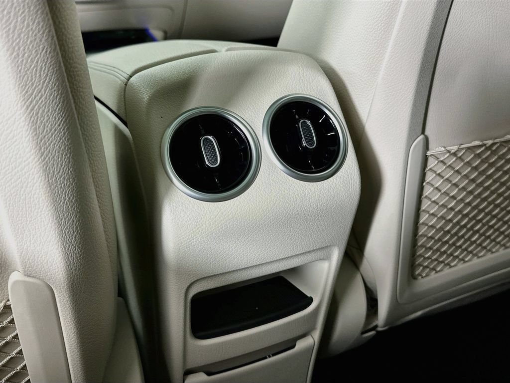 New 2026 Polar White Mercedes-Benz GLA 250 image 57