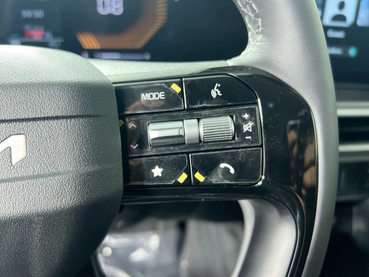 New 2026 Ivory Silver Kia LX image 17