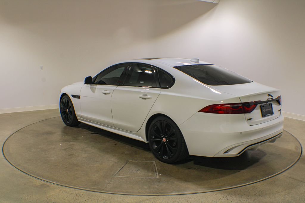 Used 2022 Fuji White Jaguar R-Dynamic SE image 4