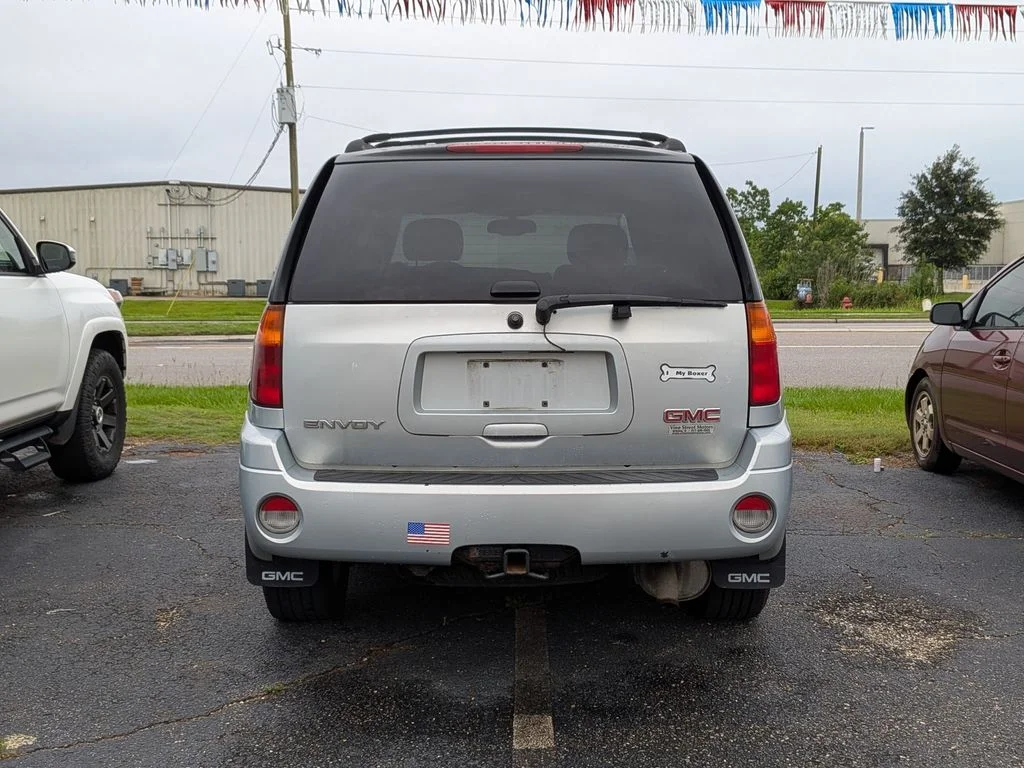 Used 2008 Silver GMC SLT image 3
