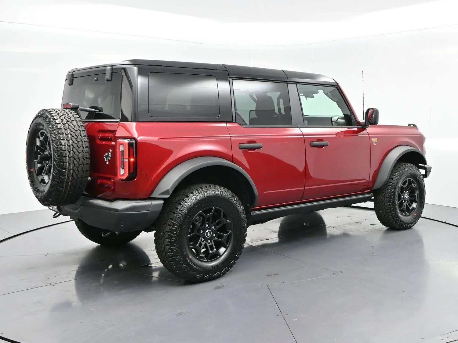 Used 2026 Ruby Red Metallic Tinted Clearcoat Ford Badlands image 7