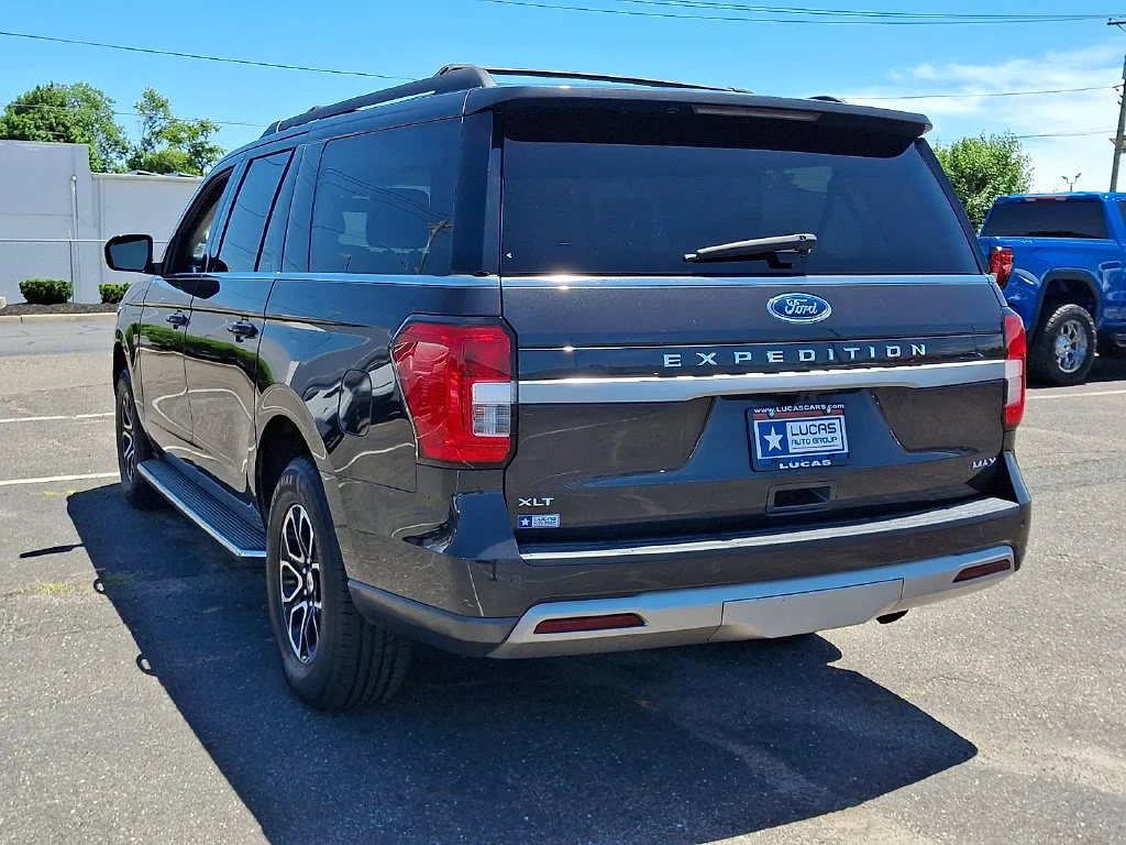 Used 2022 Gray Ford XLT MAX image 9