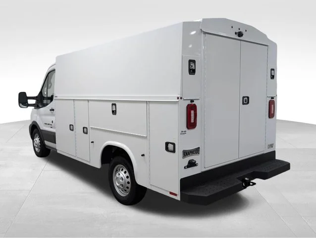 New 2026 Oxford White Ford Cutaway image 52