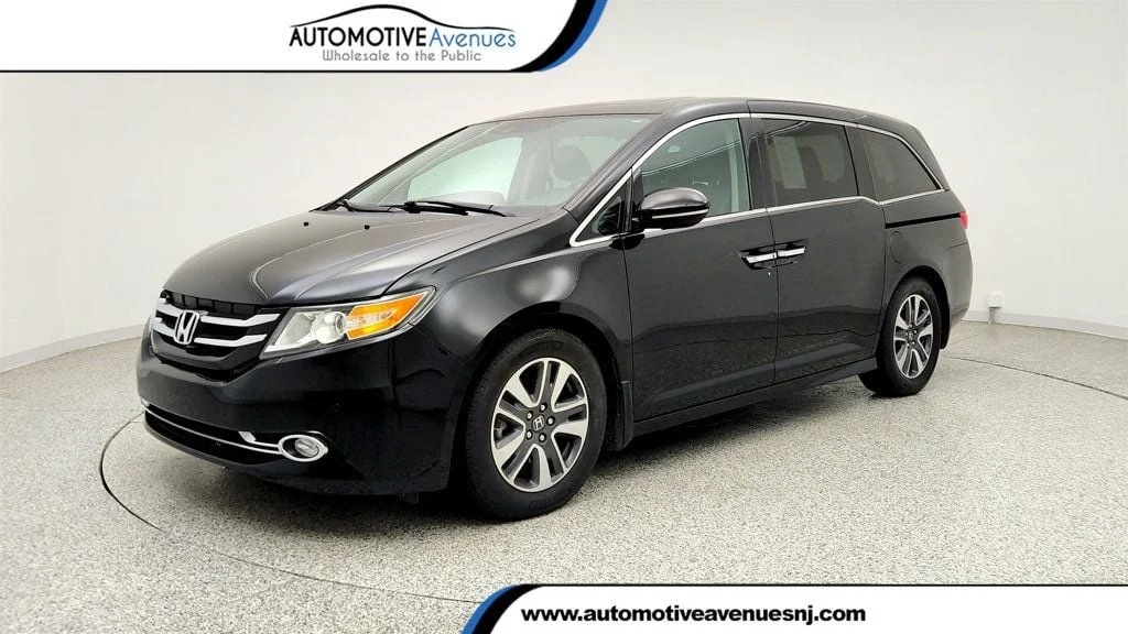 2015 Honda Odyssey Touring Elite's photo