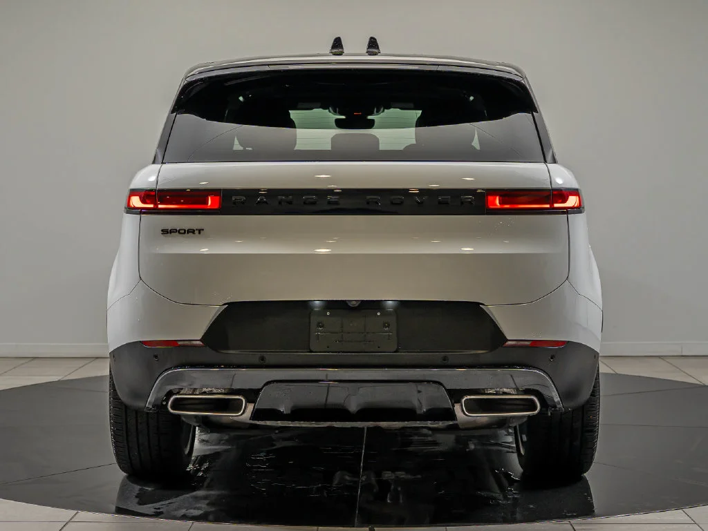 Used 2026 Fuji White Land Rover SE image 7
