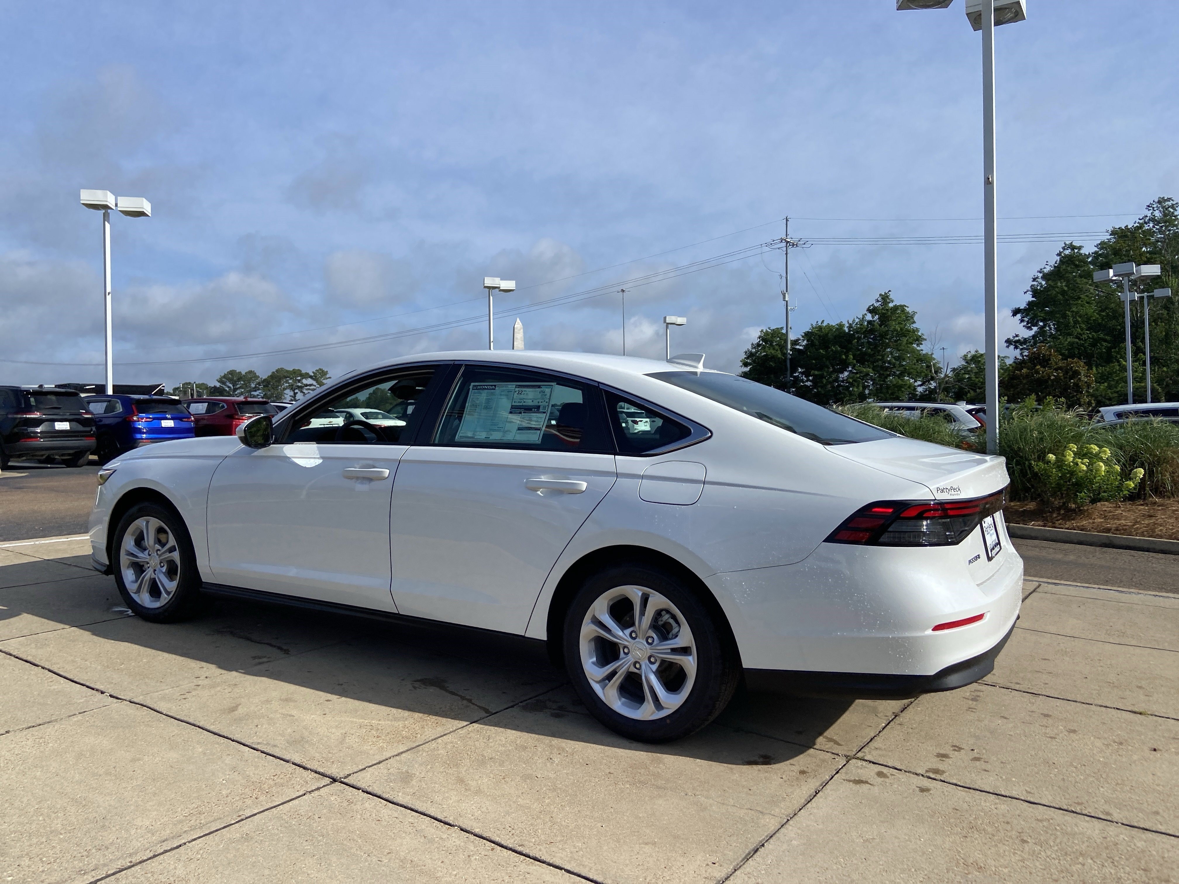 New 2026 Platinum White Pearl Honda LX image 7