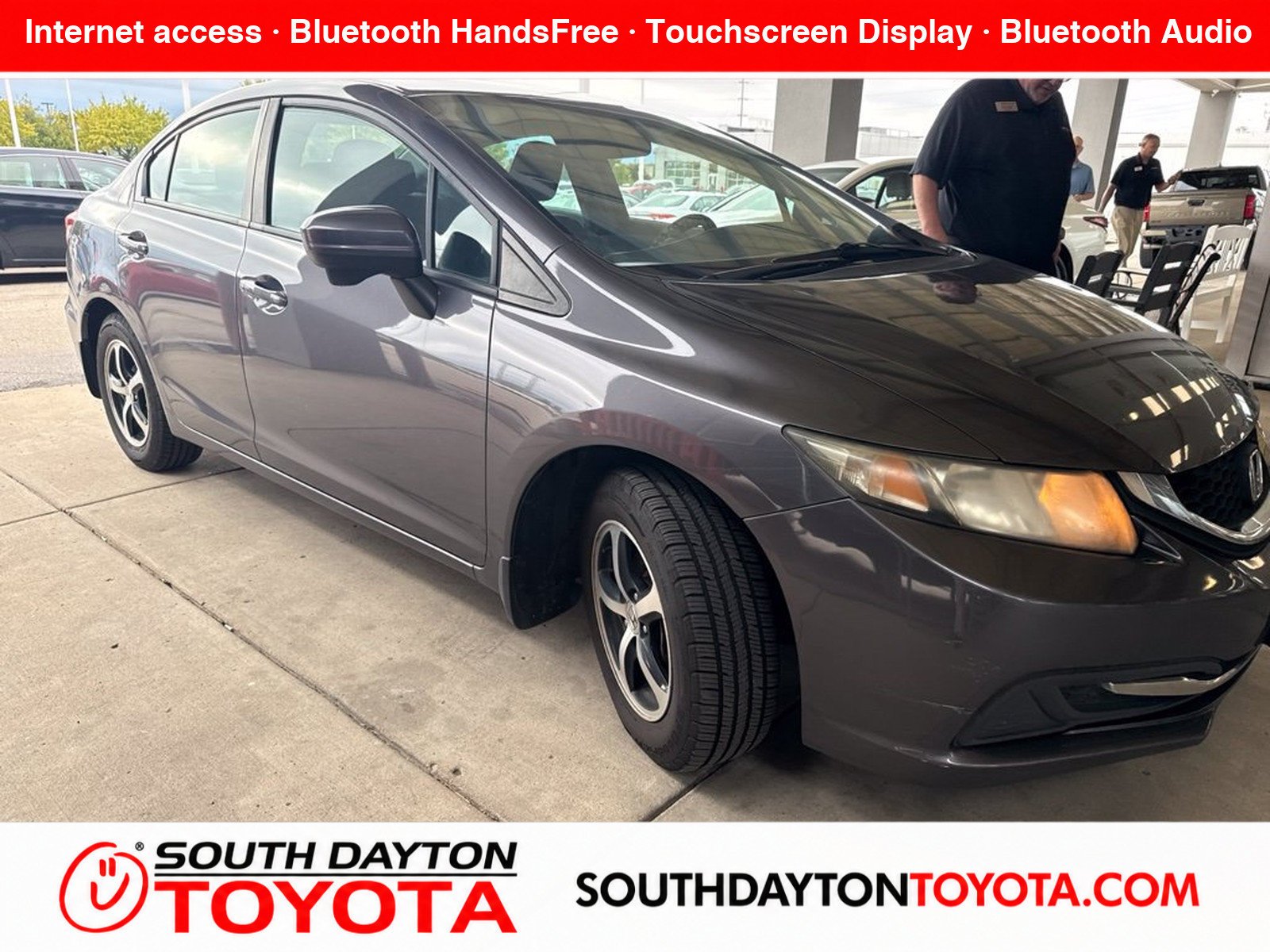 Used 2015  Honda SE image 1