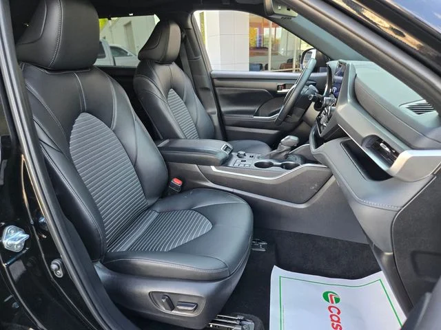 2025 Toyota Highlander XSE - Photo 22