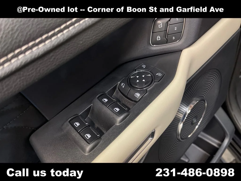 Used 2019 Black Ford Platinum image 16