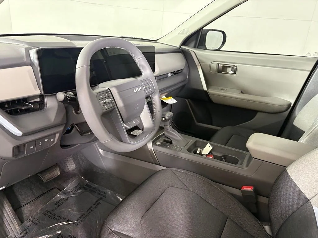 New 2027 Pale Gray Kia S image 22