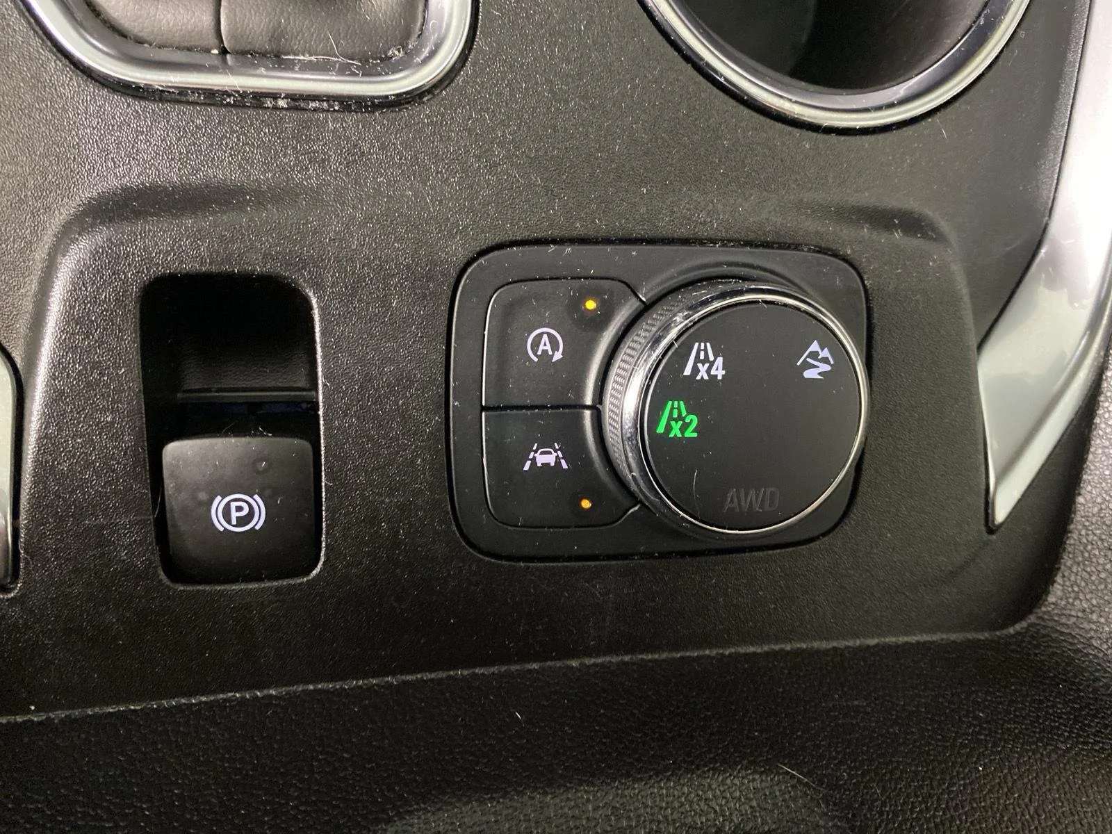 Used 2023 Wh Chevrolet  image 19