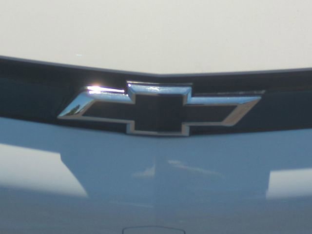 New 2027 Summit White Chevrolet LT image 32