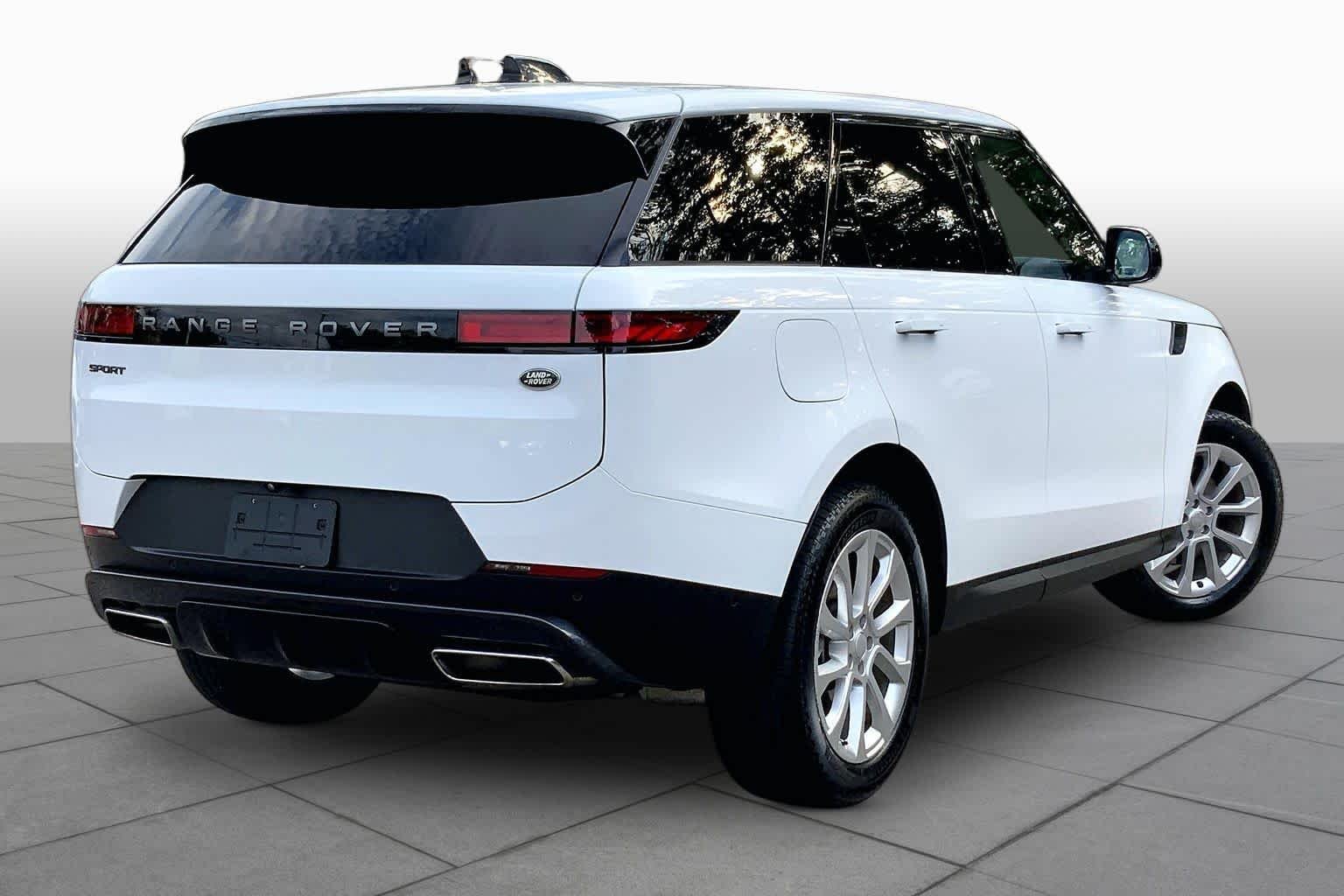 Used 2023 Fuji White Land Rover SE image 14