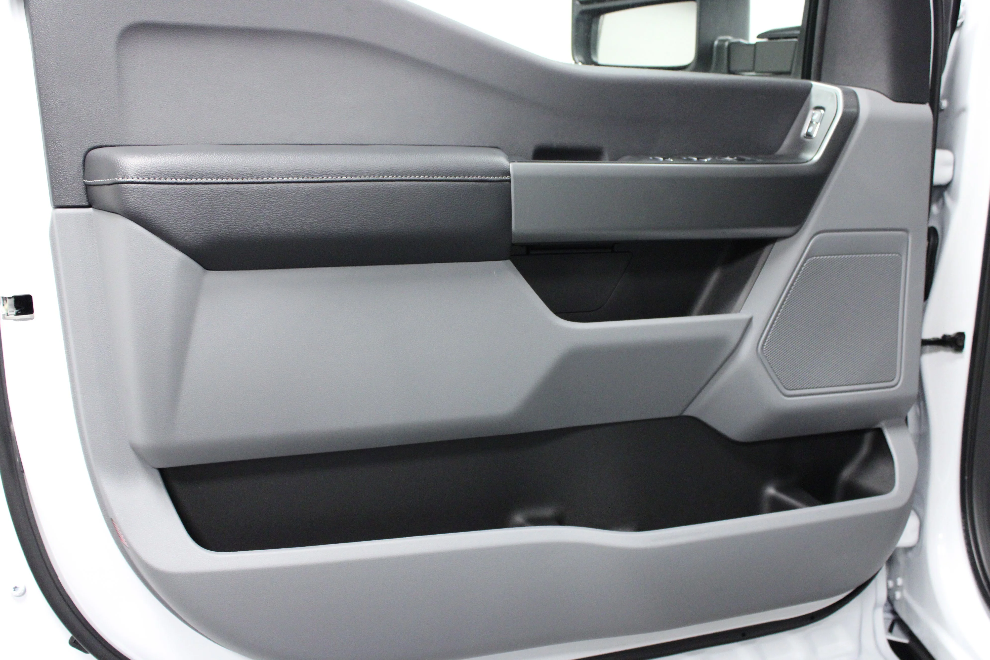 New 2026 Oxford White Ford F-250® XL image 10