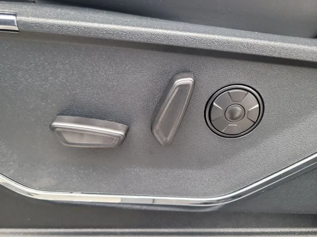 New 2026 Blue Metallic Ford Platinum image 22
