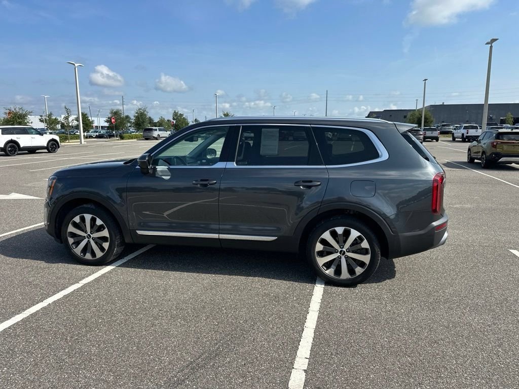 Certified Used 2022 Gray Kia EX image 10