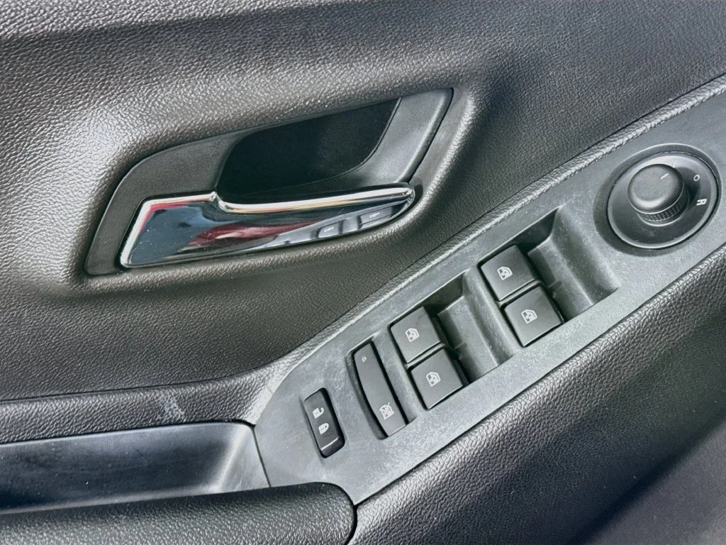Used 2018 Red Chevrolet LT image 21