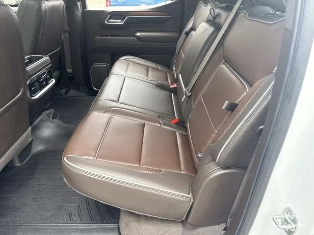 Used 2025 White GMC Denali image 17